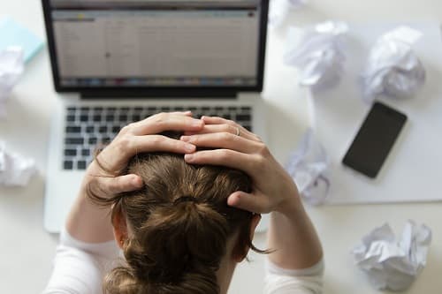 Đừng tự "mua dây buộc mình"