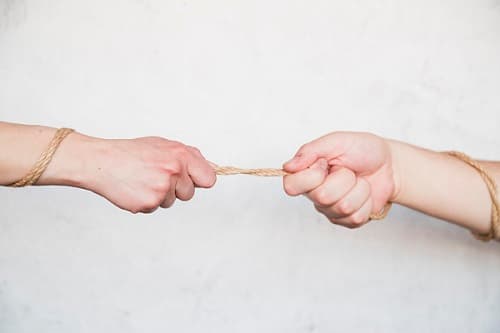 Giữ việc mới khó