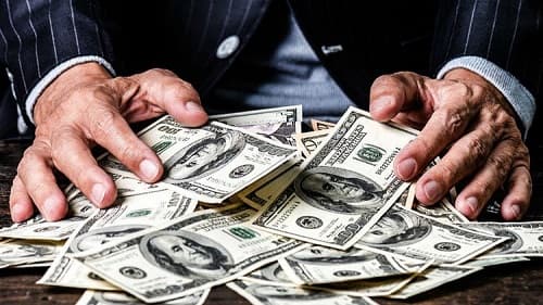 Chỉ nghĩ đến tiền cũng làm người ta ích kỷ