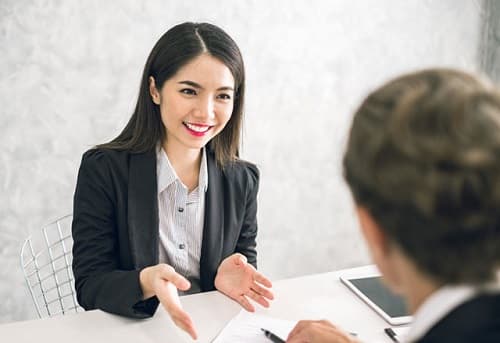 Ai phụ trách phỏng vấn?