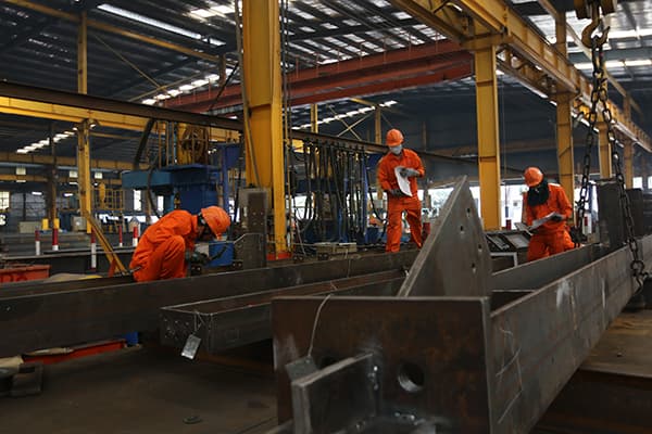 Góp ý cho Bộ luật Lao động (sửa đổi): Tăng tuổi nghỉ hưu nhưng không nên 'cào bằng'