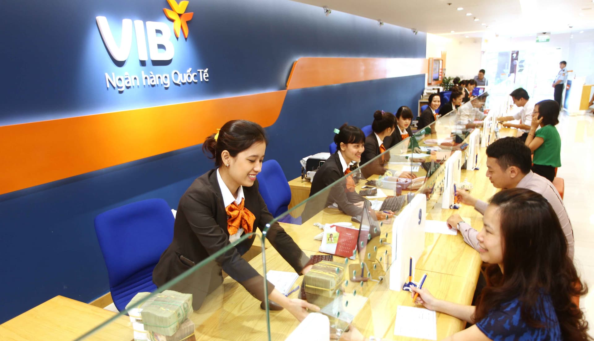 Môi trường làm việc dân chủ, cơ hội nghề nghiệp vươn cao cùng thu nhập hấp dẫn tại VIB