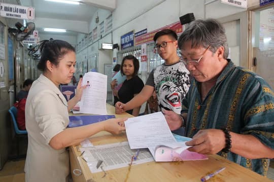 Áp dụng mức lương cơ sở mới trong thanh toán chi phí khám chữa bệnh BHYT