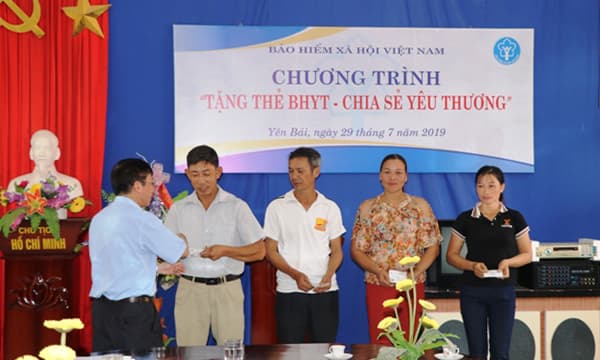 Hơn 1,3 triệu hộ nghèo được hỗ trợ thẻ BHYT