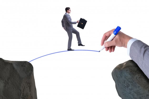 Làm gì khi đồng nghiệp thân thiết trở thành cấp trên?