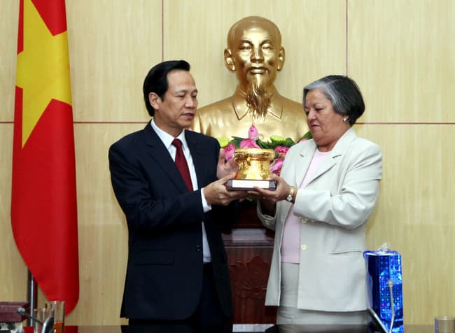 Tăng cường chia sẻ kinh nghiệm, hoàn thiện chính sách lao động, phúc lợi xã hội