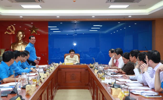 Xây dựng môi trường làm việc chuyên nghiệp, hiện đại, phục vụ đoàn viên, NLĐ