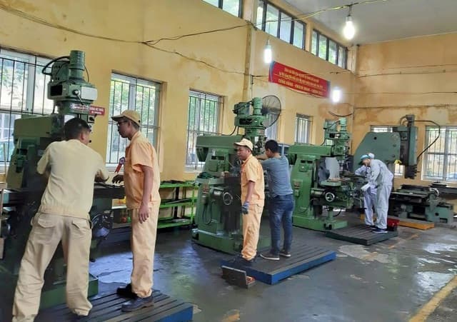 Lao động xuất khẩu về nước: Khó tìm việc làm với mức lương mong muốn