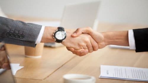 Trò chuyện “sương sương” trước khi vào phỏng vấn