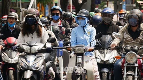 Người lao động vật lộn với cái nắng "cháy da, cháy thịt"