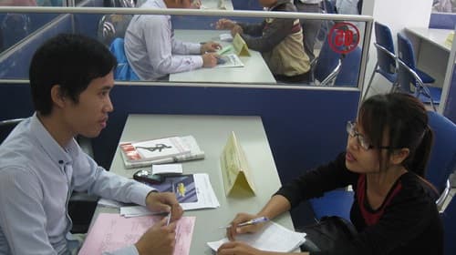 Thị trường lao động ảm đạm vì virus corona