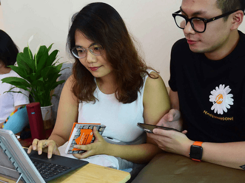 Dịch COVID-19: Làm việc tại nhà, kẻ vui - người lo