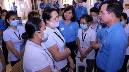 Hướng về đoàn viên và người lao động