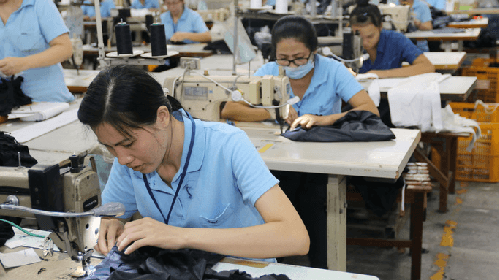 Kiến nghị không tăng lương tối thiểu vùng năm 2021