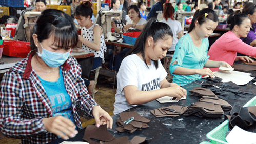 Lao động bị mất việc nên tham gia BHYT hộ gia đình