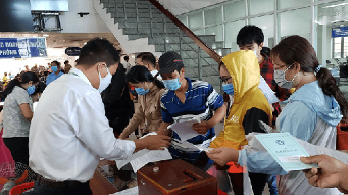 Vận động lao động mất việc tham gia BHYT hộ gia đình