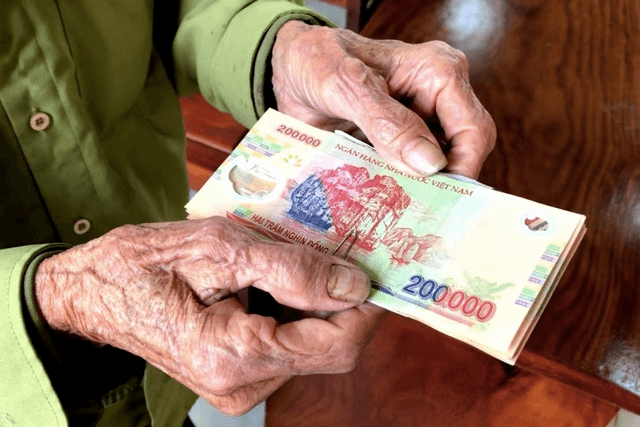 Từ ngày 1/1/2022: Đề xuất tăng 15 % lương hưu, trợ cấp BHXH