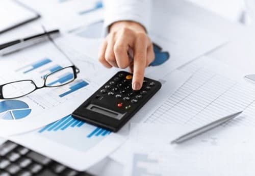 Đi làm vào ngày lễ và nghỉ bù vào ngày khác, tính lương thế nào?