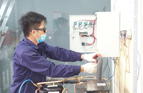 Trả lương trong thời gian ngừng việc do dịch Covid-19 ra sao?