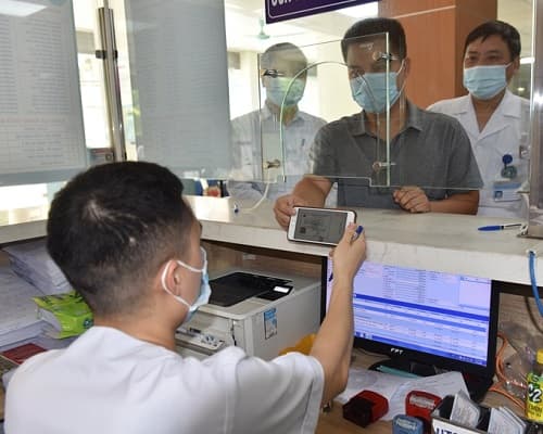 Quyền lợi khi đi khám chữa bệnh BHYT không đúng tuyến