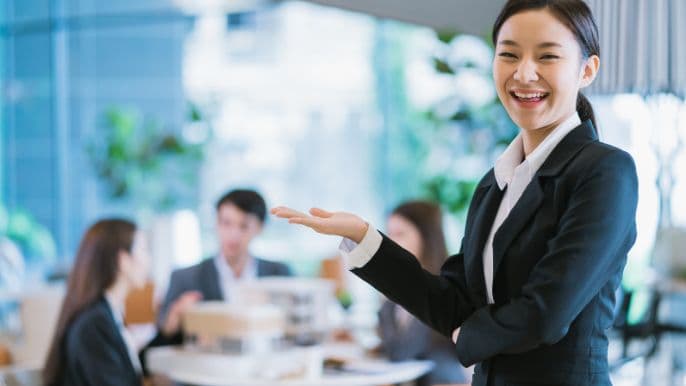 Ngành HR là gì? Công việc, kỹ năng &amp; triển vọng nghề nghiệp