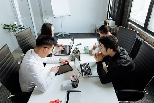 Những đối tượng người lao động bị giảm thời gian làm việc nào sẽ được nhận hỗ trợ từ công đoàn?