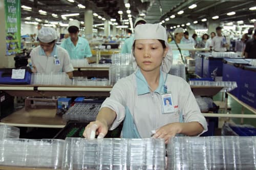 Từ năm 2021, chọn lộ trình tăng tuổi hưu nào cho phù hợp?