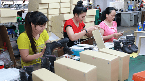 8 trường hợp được tạm hoãn thực hiện hợp đồng lao động từ 1-1-2021