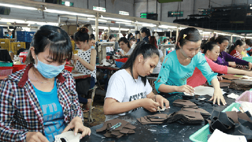 Ai được trả lương cao hơn ít nhất 7% mức lương tối thiểu vùng?