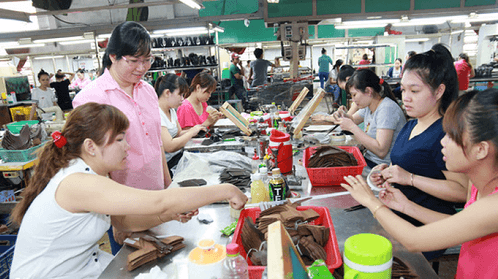 Mức đóng bảo hiểm y tế 2021 của cán bộ, công chức, viên chức và người lao động