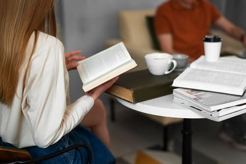 Top 15 cuốn sách hay và kinh điển nên đọc một lần trong đời