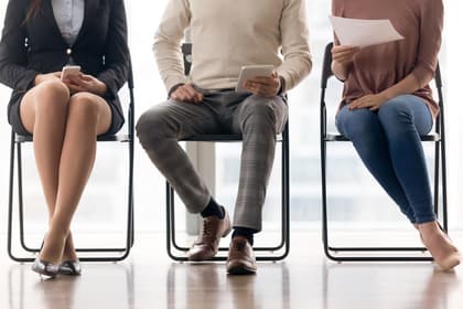 Làm Sao Để Bớt Lo Lắng Khi Chờ Kết Quả Phỏng Vấn?